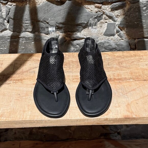 Alaïa Black Fishnet Mesh Thong Sandals - Picture 3 of 11